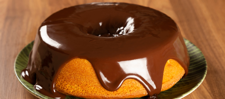 Bolo de Cenoura com Cobertura de Chocolate: Uma Receita Irresistível